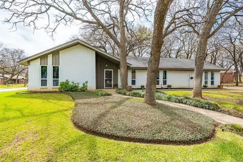 1819 W Cedar Elm Dr, Arlington, TX 76012