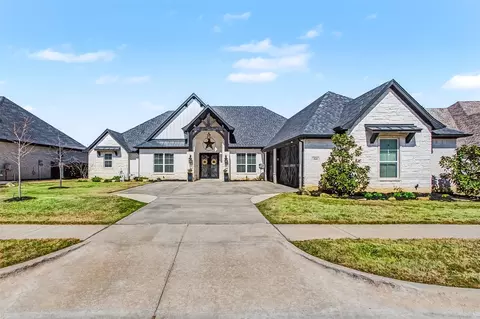 324 Landview Dr, Burleson, TX 76028
