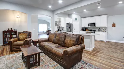 949 Wisperwood Dr, Rockwall, TX 75087