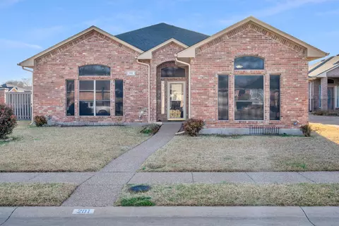 201 Bluebonnet Ln, Waxahachie, TX 75165