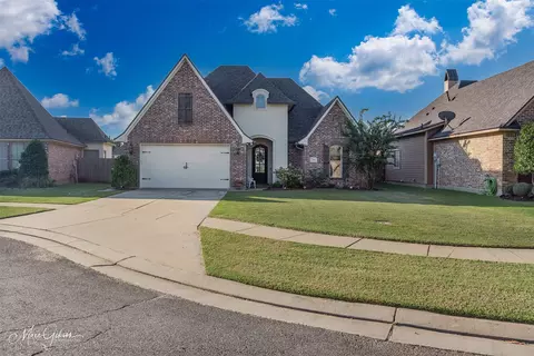 214 Roanoke Cir, Benton, LA 71006