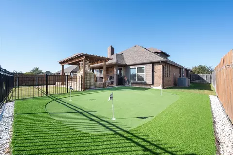 515 Carnation Ln, Mansfield, TX 76063