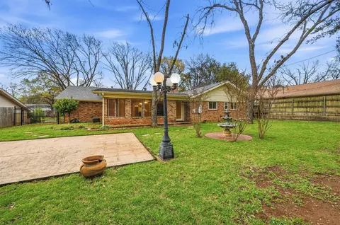 1702 Marshalldale Dr, Arlington, TX 76013