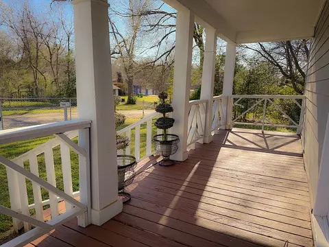 805 W Green St, Palestine, TX 75801