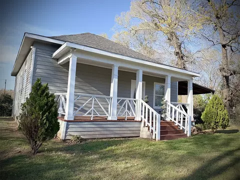 805 W Green St, Palestine, TX 75801