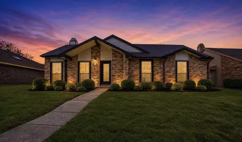 2929 Kingswood Dr, Garland, TX 75040