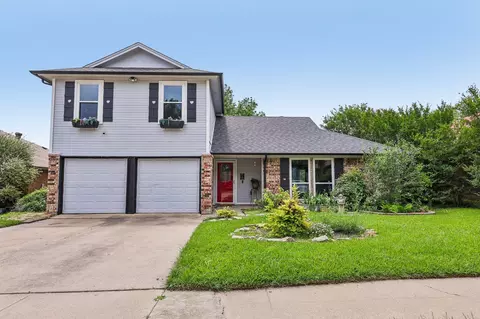 1105 Parkhill Ave, Saginaw, TX 76179