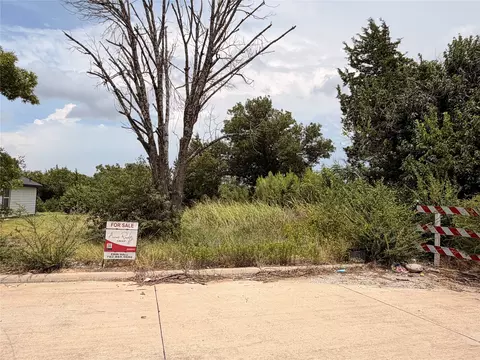 950 Bluff View Dr, Hutchins, TX 75141