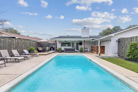8533 Van Pelt Dr, Dallas, TX 75228