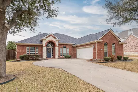 608 Walnut Hollow Dr, Mansfield, TX 76063