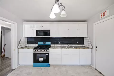 1044 E Cantey St, Fort Worth, TX 76104
