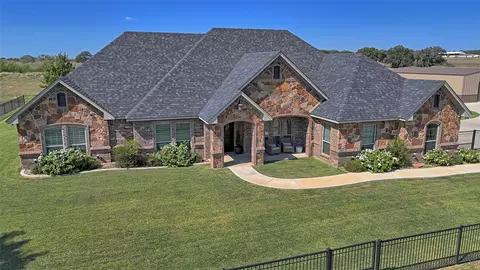 1150 Lone Star Rd, Bowie, TX 76230