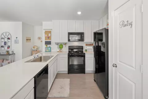Kitchen - 7229 Adderly Rd, Pilot Point, TX 76258 photo 2 of 4