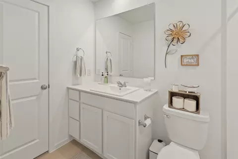 Bath - 7229 Adderly Rd, Pilot Point, TX 76258 photo 2 of 3