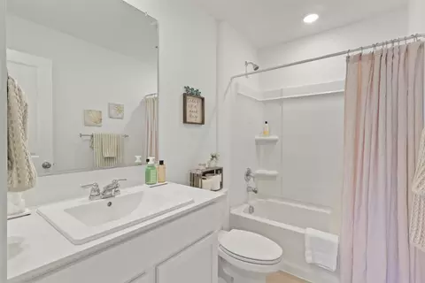 Bath - 7229 Adderly Rd, Pilot Point, TX 76258 photo 1 of 3