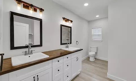 Bath - 1713 Reuter Ave, Waco, TX 76708 photo 4 of 7