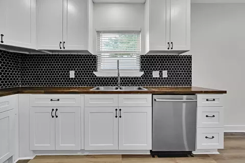Kitchen - 1713 Reuter Ave, Waco, TX 76708 photo 4 of 5