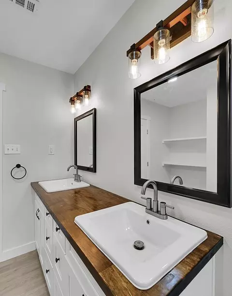 Bath - 1713 Reuter Ave, Waco, TX 76708 photo 5 of 7