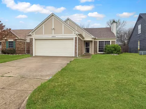 1004 Ashmount Ln, Arlington, TX 76017