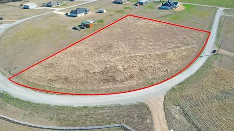 301 Marshall Cir, Whitewright, TX 75491