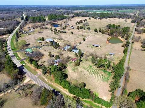 111 Farm Market #21, Mount Pleasant, TX 75455