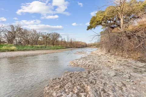 3692 Speegleville Rd, Woodway, TX 76712