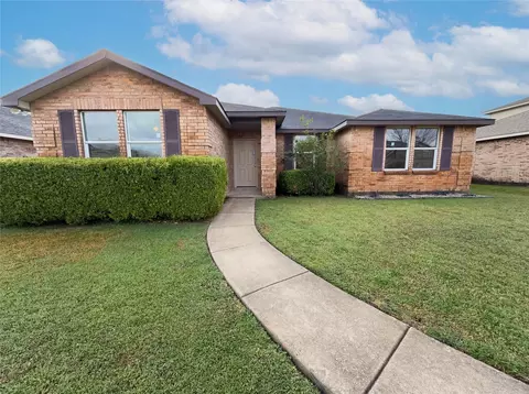 1006 Blackberry Trl, Lancaster, TX 75134