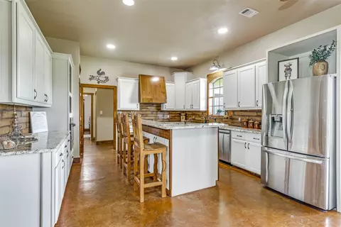 5855 Western Star Dr, Justin, TX 76247