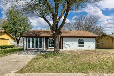 1715 Trade Winds Dr, Dallas, TX 75241