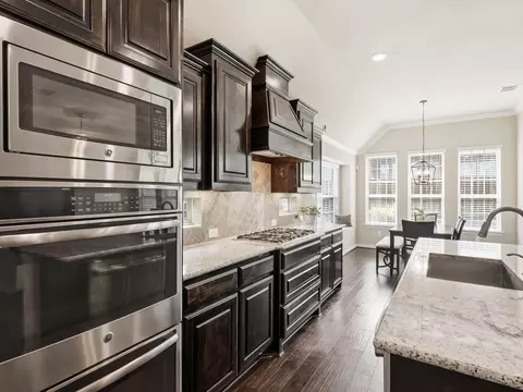 Kitchen - 800 River Oak Ave, Euless, TX 76039 photo 5 of 7