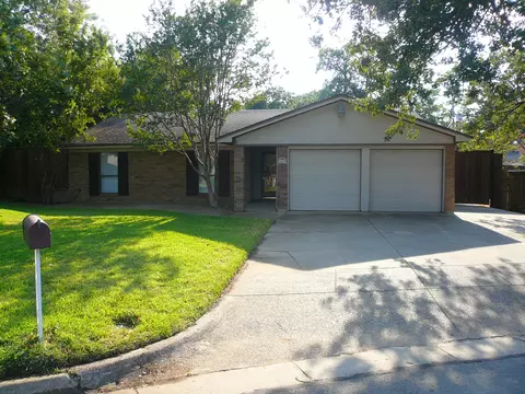 3920 Woodruff Ct, Arlington, TX 76017