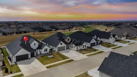 10817 Drinkwater Dr, Denton, TX 76207