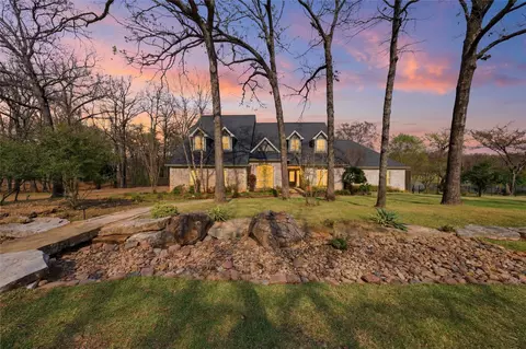 224 Colonial Dr, Mabank, TX 75156