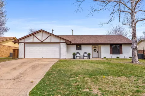 413 E Oak St, Aledo, TX 76008