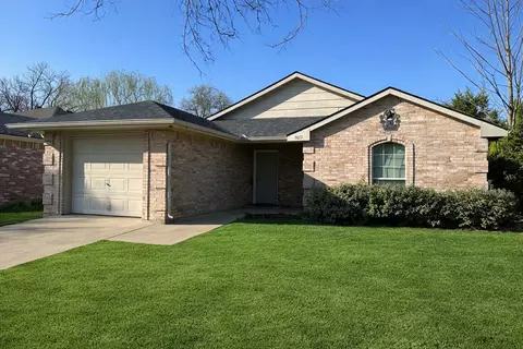 3819 Kiest Valley Ct, Dallas, TX 75233