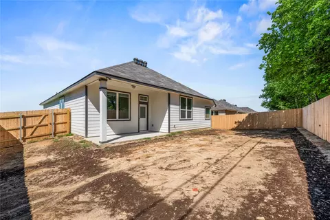 Exterior - 109 Adaline Bnd, Mcgregor, TX 76657 photo 6 of 6