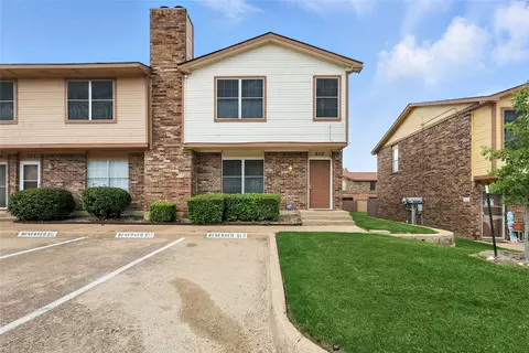 Exterior - 910 Cedar Ter, Cedar Hill, TX 75104 photo 2 of 7