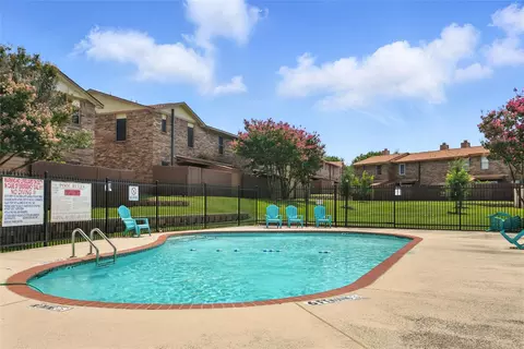 Exterior - 910 Cedar Ter, Cedar Hill, TX 75104 photo 5 of 7