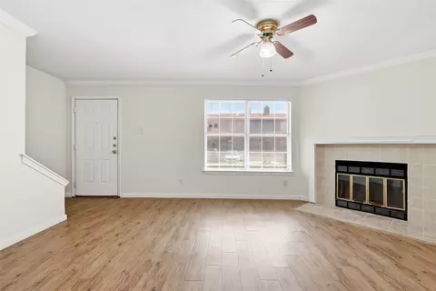 Living - 910 Cedar Ter, Cedar Hill, TX 75104 photo 4 of 7