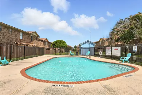 Exterior - 910 Cedar Ter, Cedar Hill, TX 75104 photo 6 of 7