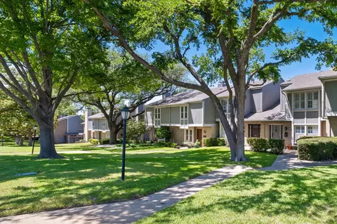 7615 Woodthrush Dr #15, Dallas, TX 75230