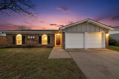 5608 Burton Ave, Fort Worth, TX 76119