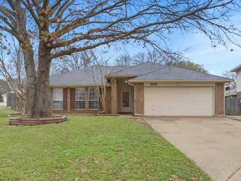 7002 Escondido Dr, Arlington, TX 76016