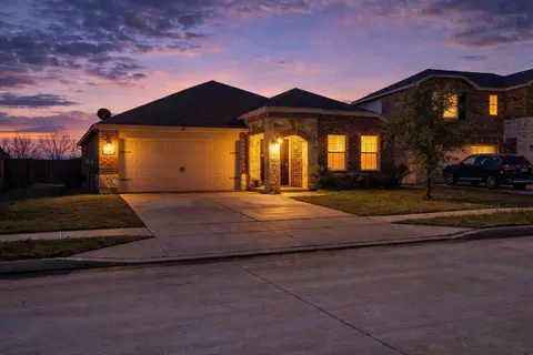 759 Brockwell Bnd, Forney, TX 75126
