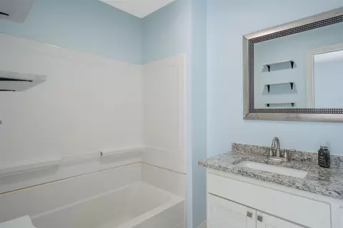 Bath - 10670 Seven Hills Rd, Tyler, TX 75708 photo 1 of 2