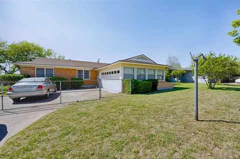 4123 Huckleberry Cir, Dallas, TX 75216