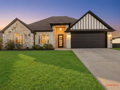 1006 Windy Ridge Dr, Longview, TX 75604