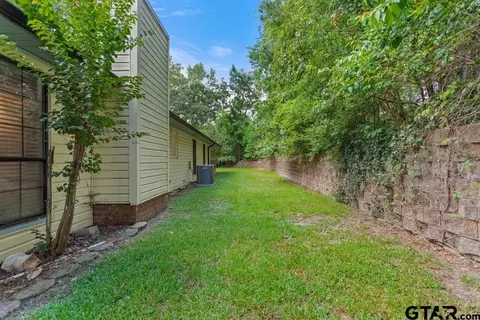 Exterior - 1656 Pineview Ln, Hideaway, TX 75771 photo 3 of 4