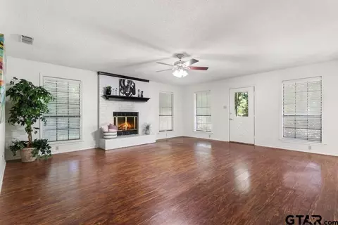Living - 1656 Pineview Ln, Hideaway, TX 75771 photo 2 of 2