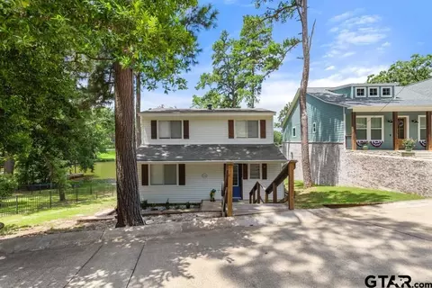 516 Hideaway Ln E, Hideaway, TX 75771